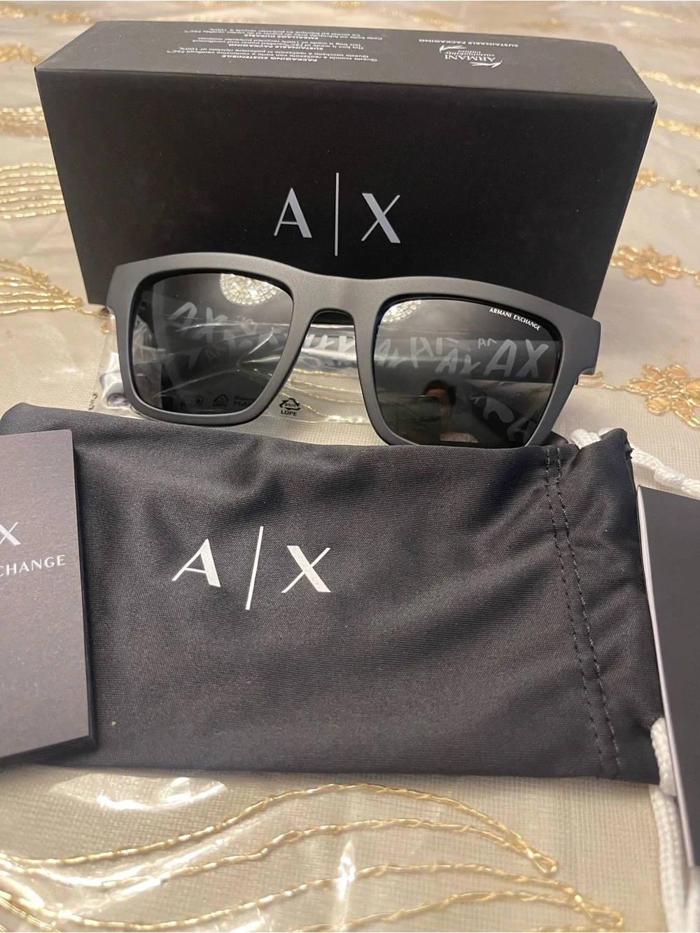 NWT Armani exchange unisex sunglasses AX4088S 52